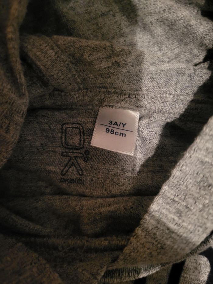 pull a capuche - photo numéro 2