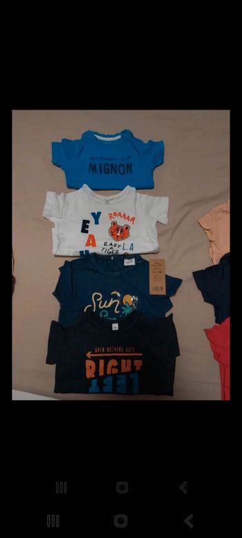 Lot 4 tee-shirts dont un neuf avec etiquette