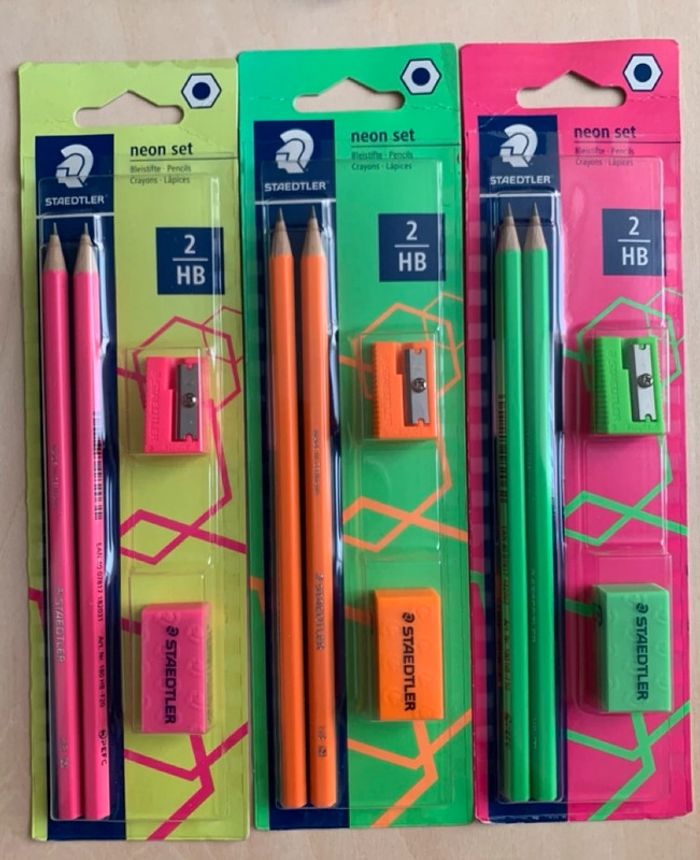 Set de 2 Crayons à dessin 2HB + taille crayons + gomme Staedtler - photo numéro 2