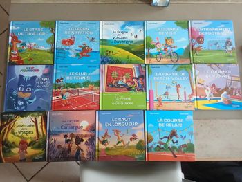 Lot de 13 livres hachette et 1 pyjamasque