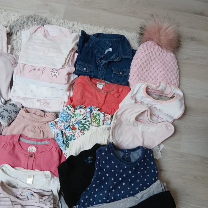 Lot 31 pieces et 3 chaussures bébé fille - photo numéro 5
