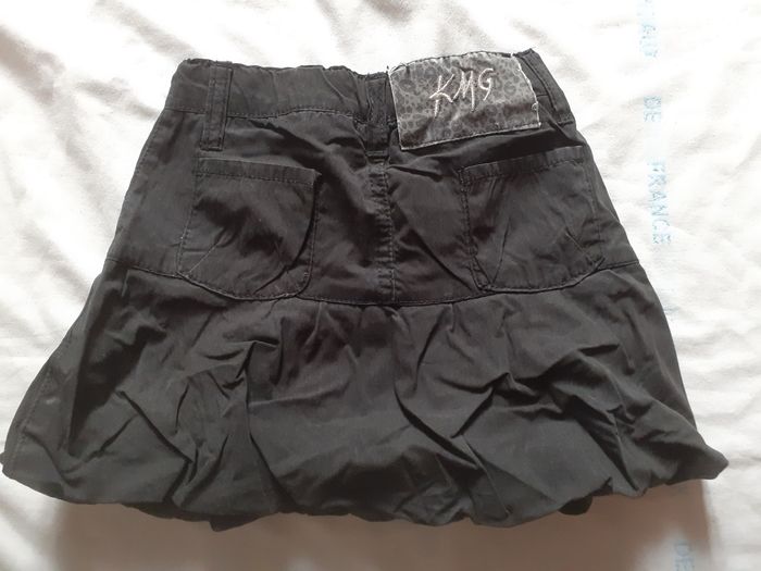 Jupe noire - photo numéro 3