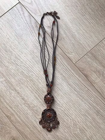 Collier pendant couleur bronze