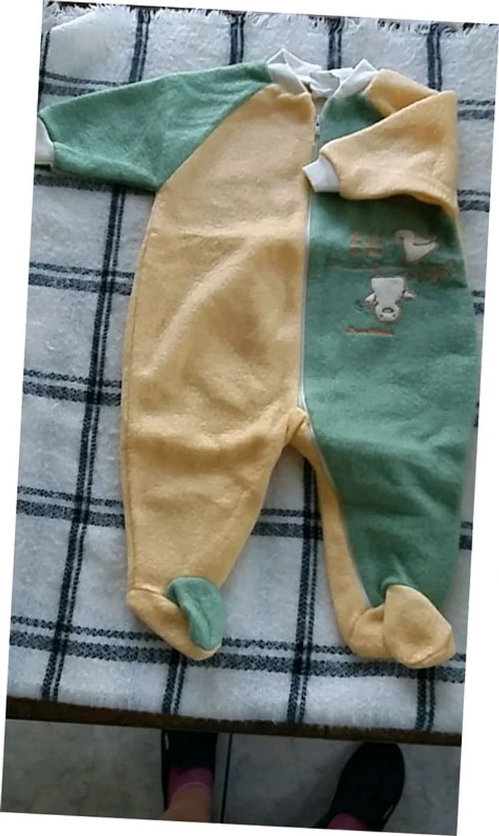 Sur pyjamas enfant taille 6 mois