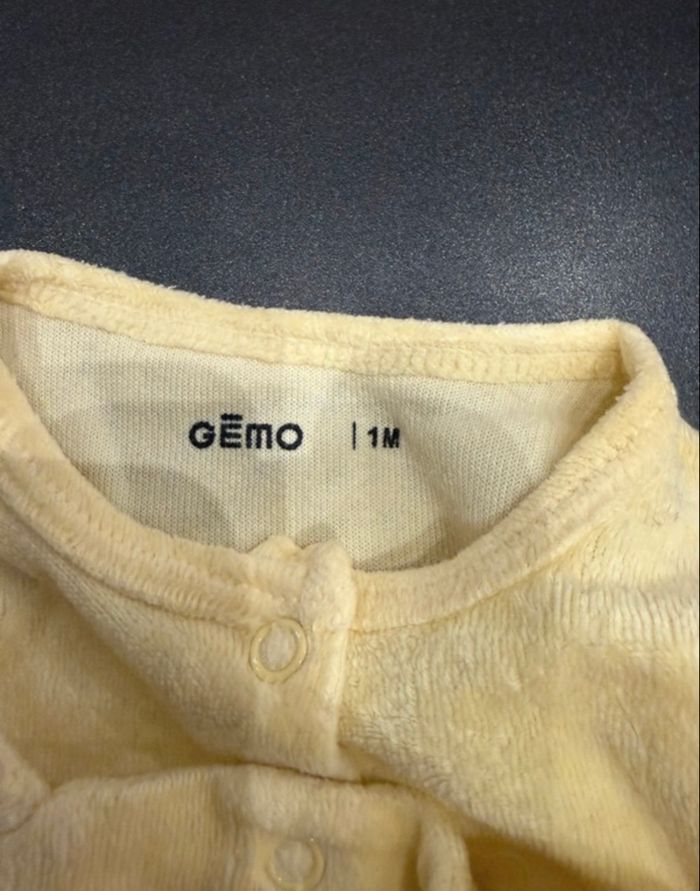 Pyjama bébé - Gémo - jaune - 1 mois - très bon état - photo numéro 3