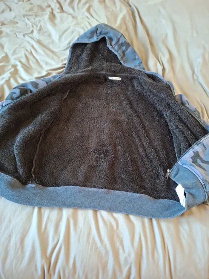 Veste à capuche fourrée 14 ans - photo numéro 4