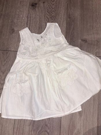 Robe blanche bébé fille