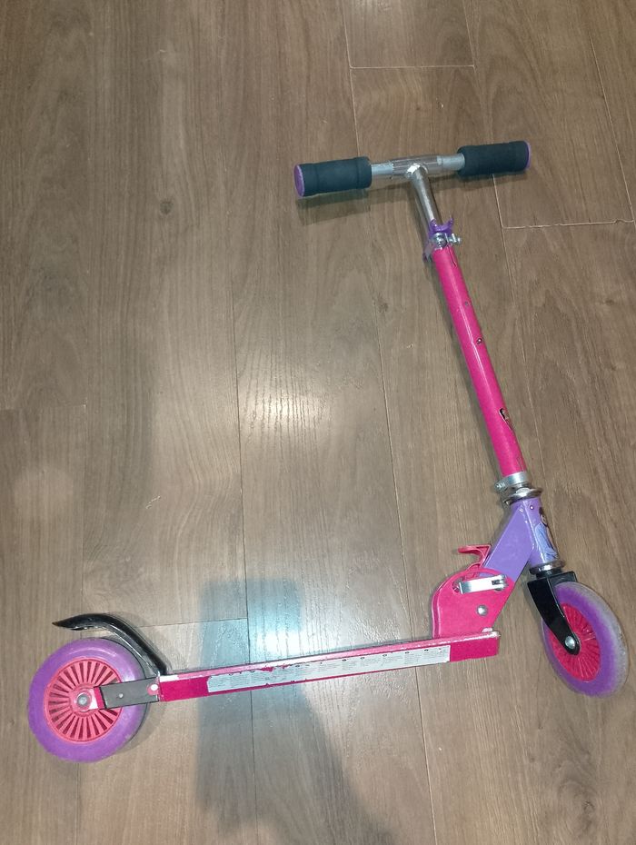 Trotinette chica vampiro