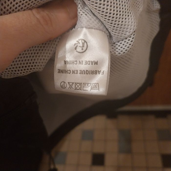 Jacket légère lacoste taille 14 ans très bon état - photo numéro 5