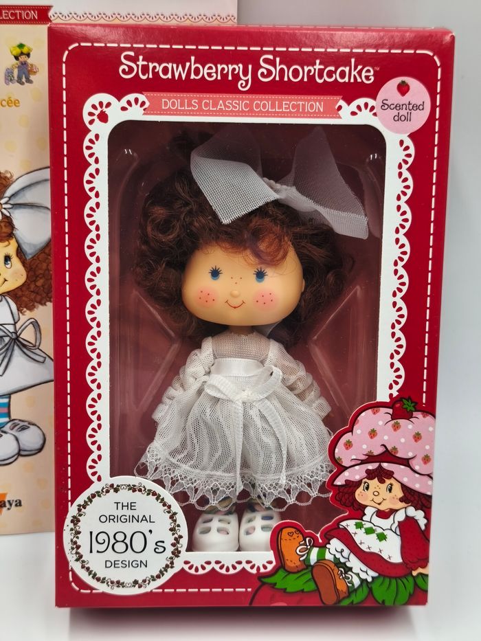 Adorable poupée Charlotte aux Fraises n° 34 - photo numéro 2