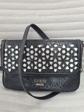 Magnifique sac bandoulière Guess noir 