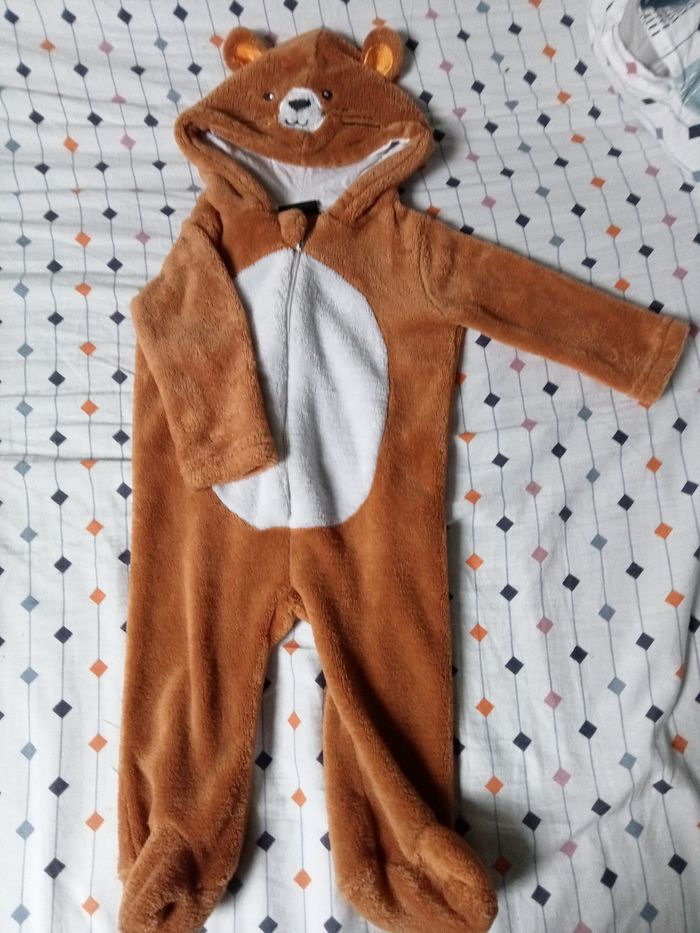 Combinaison bébé ours taille 6 mois