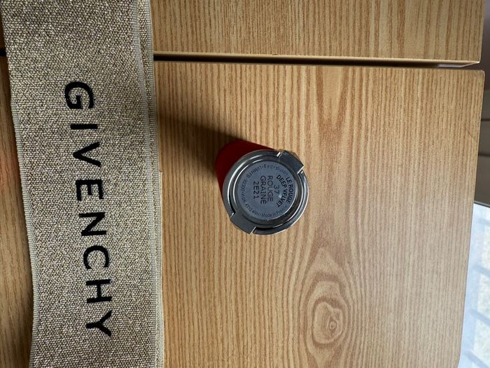 Givenchy - photo numéro 3