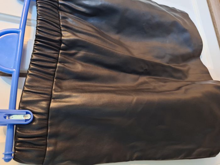 Jupe Skai Taille 38 neuve noire - photo numéro 3