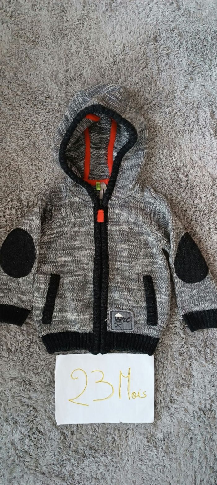Gilet zippé 23 mois