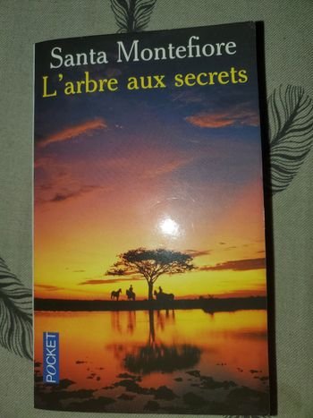 Livre l'arbre aux secrets 