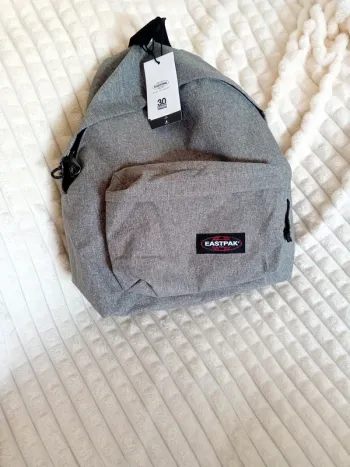 Sac a dos Eastpak neuf 🩶🖤