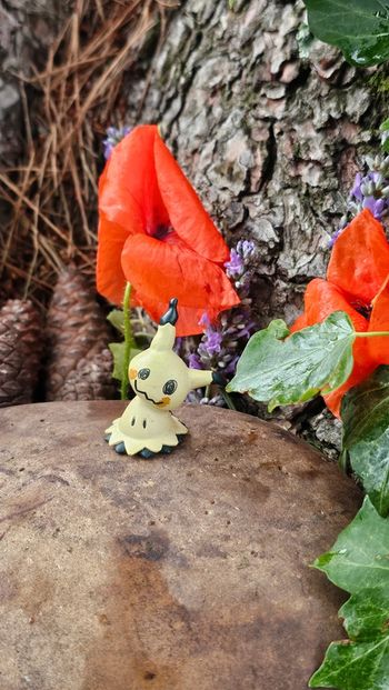 Super figurine Pokemon Nintendo tomy mimiqui