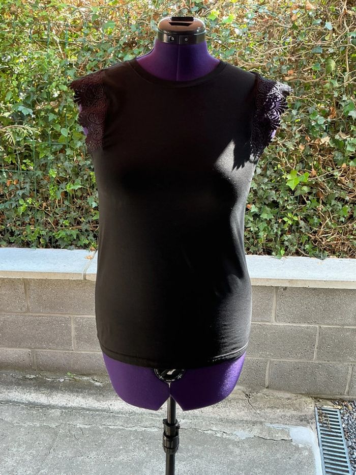 Débardeur noir petites manches dentelles Noémie & Co M/L