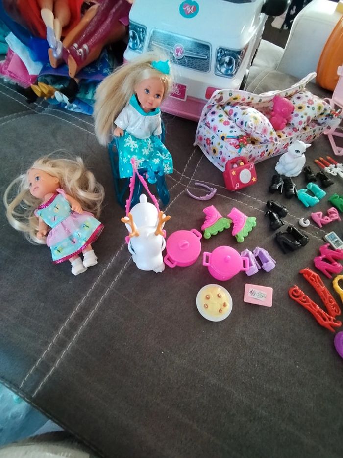 Lot de 6 Barbies et accessoires multiples - photo numéro 5