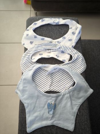 Lot de bavoirs bandanas 