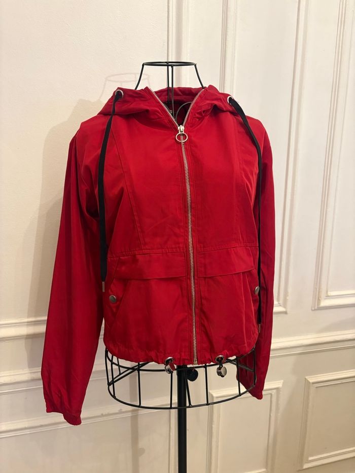 Veste à capuche  rouge