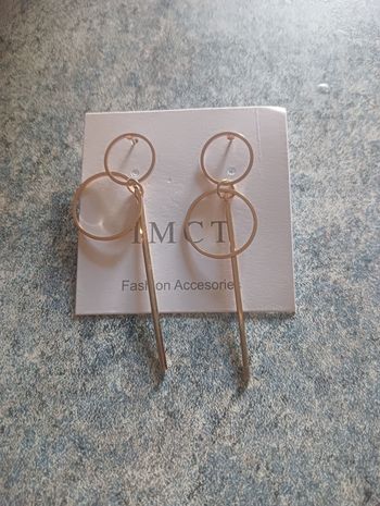 Jolie paire de boucles d'oreilles neuf