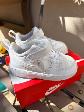 Nike court Borough - taille 7c (23,5)