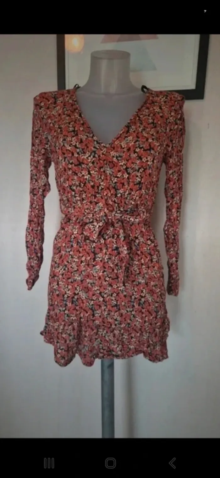 Belle robe fleurie été pull and bear taille 36