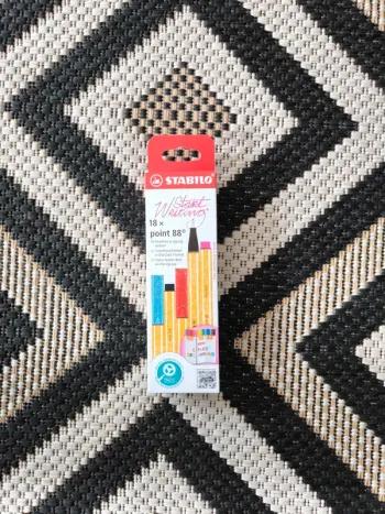 Lot de 18 feutres Stabilo point 88 – Neuf