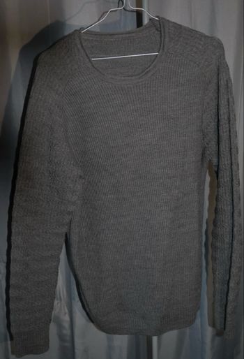Pull ras de cou léger  tissu cousu