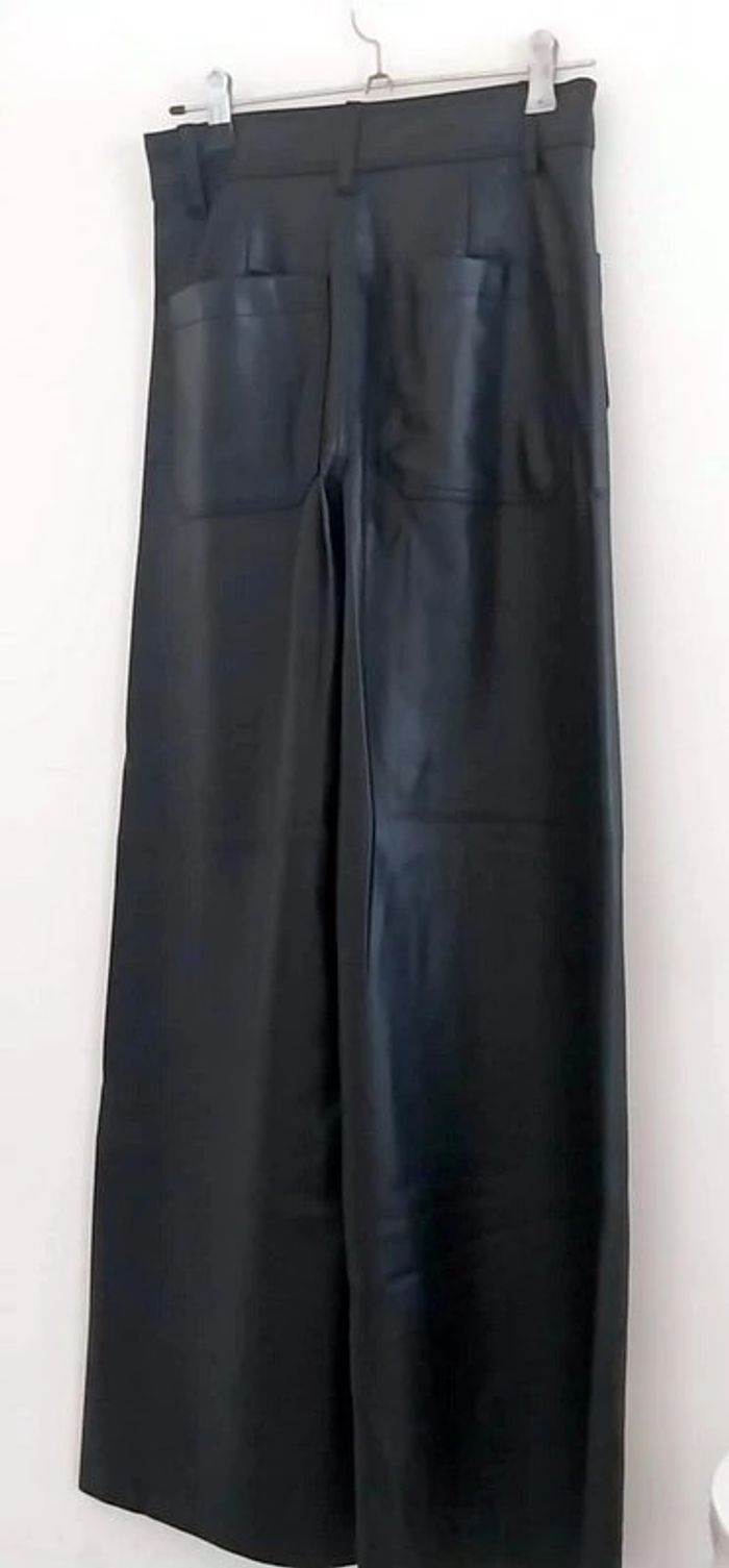 Pantalon large simili cuir zara - photo numéro 4