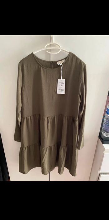 Robe kaki taille 38 neuve
