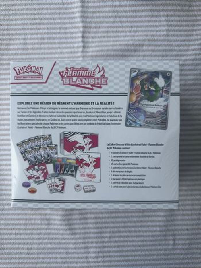 Coffret Pokémon ETB Flamme Blanche – Neuf Scellé - photo numéro 2