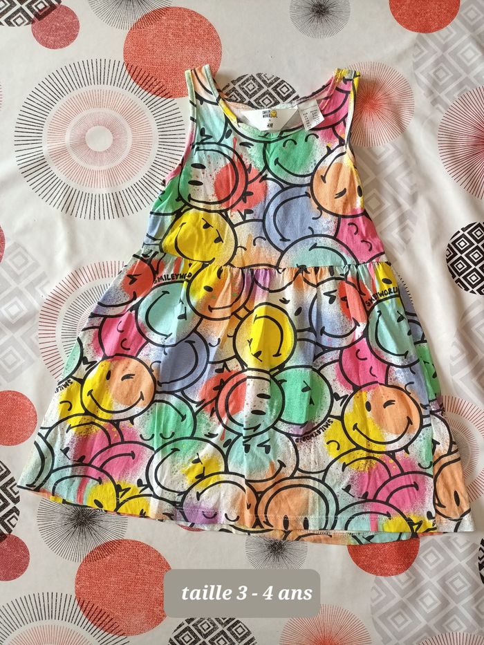 Robe smileys taille 3 4 ans - photo numéro 1