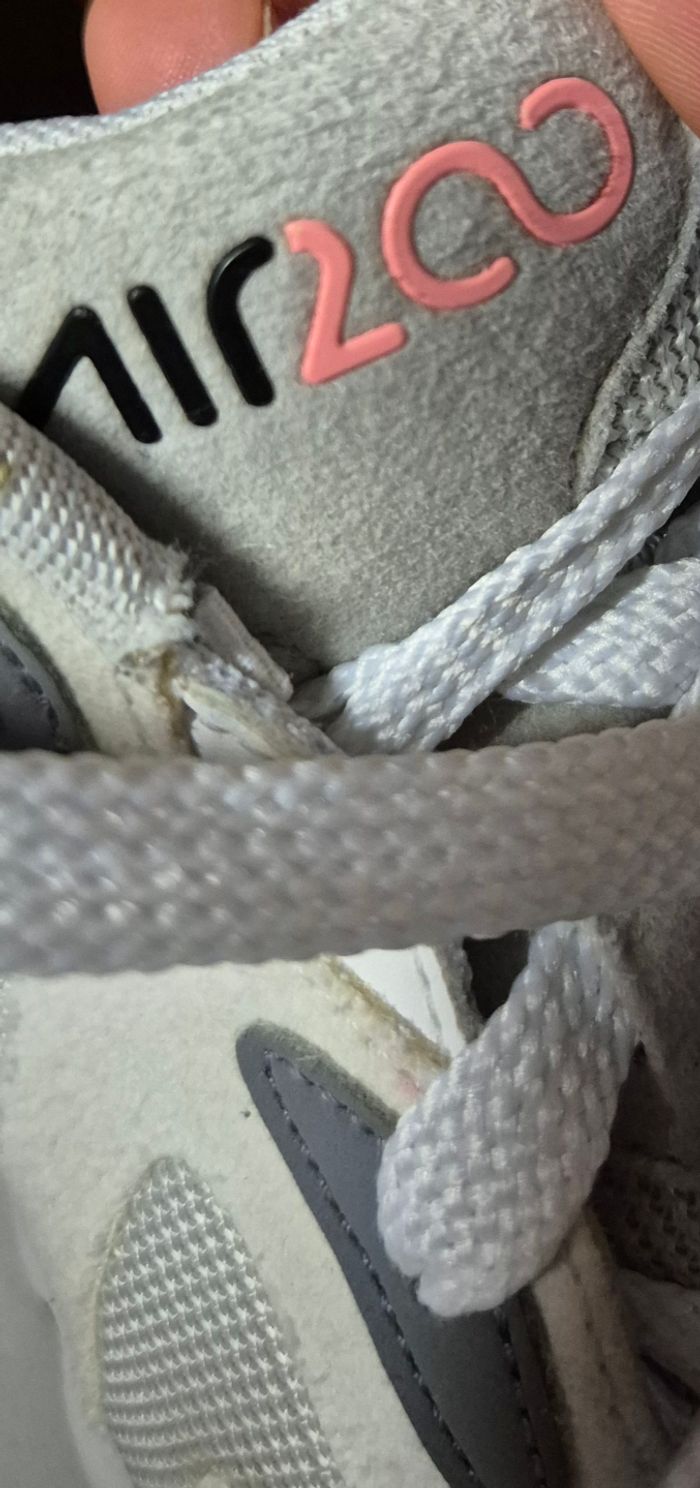 Basket femme Nike air max 200 beige et grise taille 36 - photo numéro 7
