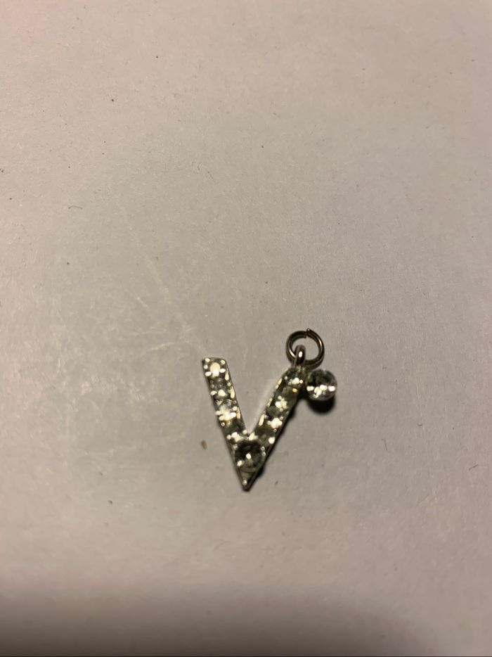 Pendentif initiale V - photo numéro 4