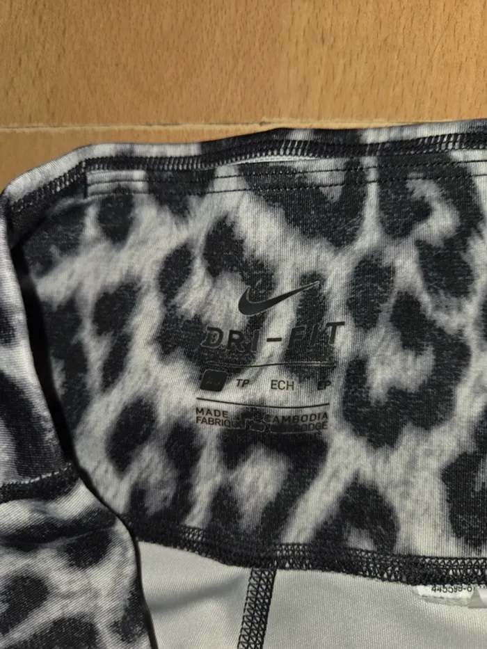 Legging nike taille xs - photo numéro 2