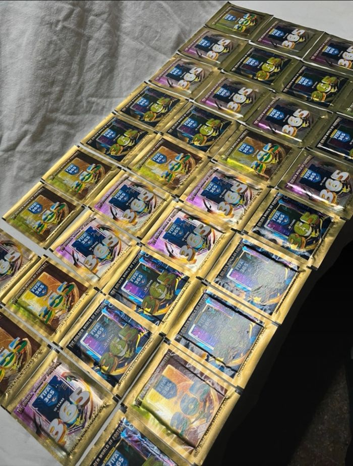 36 sachets de stickers panini Foot FIFA 365 - photo numéro 3