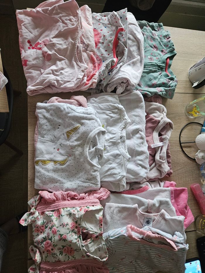 Lot vêtements bébé fille 9mois - photo numéro 2