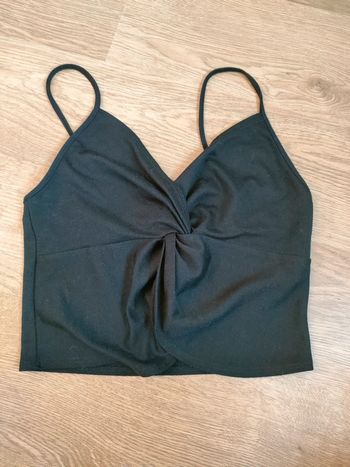Top court croptop noir Zara à bretelles
