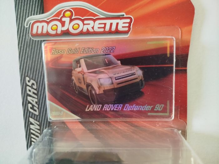 Majorette Land Rover Defender 90 Rose Gold Édition 2022 Série Prémium cars