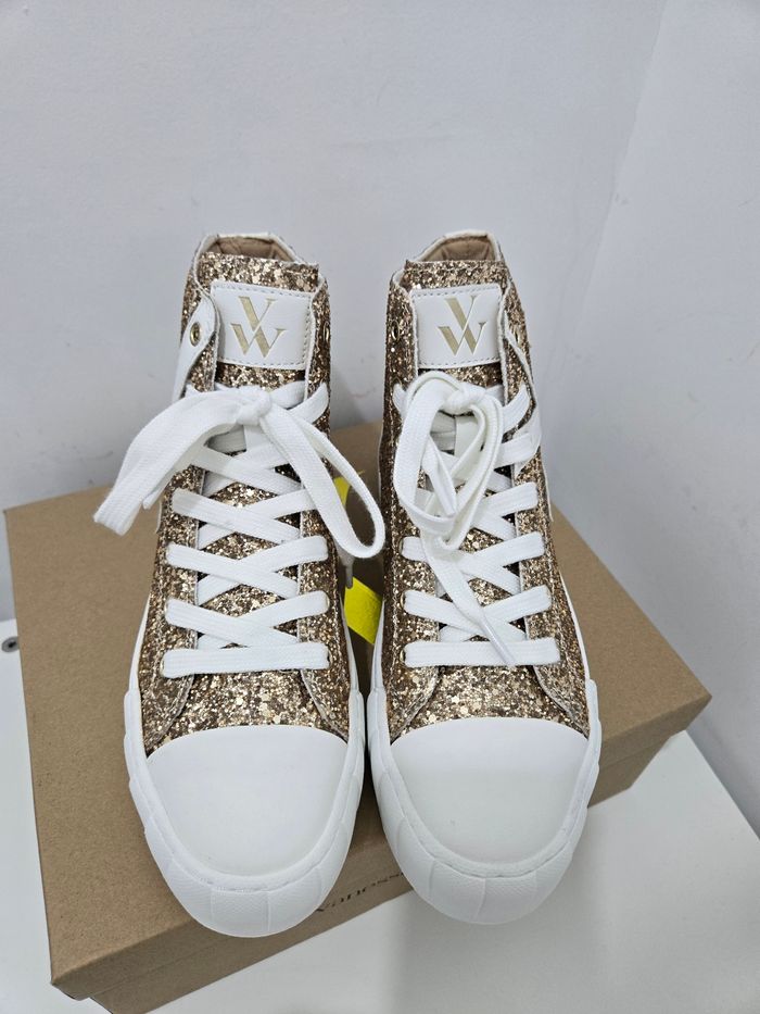 Basket Vanessa Wu taille 37 neuves authentiques blanc doré Alix - photo numéro 3