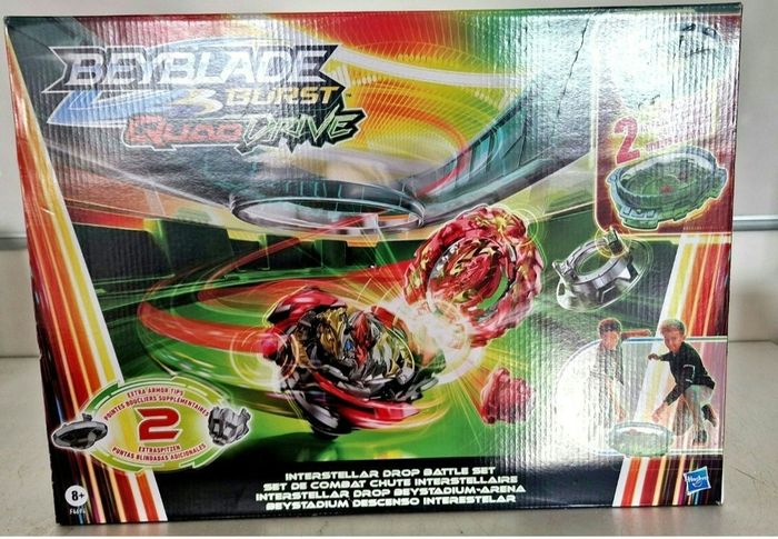 Beyblade arène double étage, et toupies, 🎁