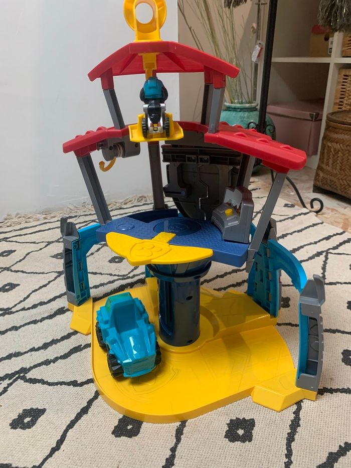 Quartier général pat patrouille dino avec Rex et son véhicule - photo numéro 4