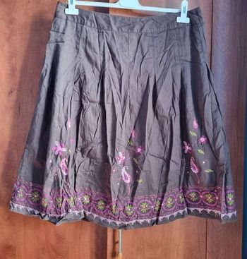 Jupe marron avec motif fleurs brodé et sequins 48