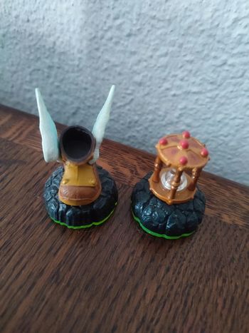 2 accessoires figurines booster