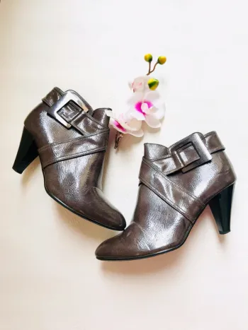 Low Boots taupe brillantes