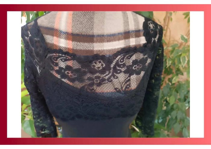 Robe noire et dentelle - photo numéro 4