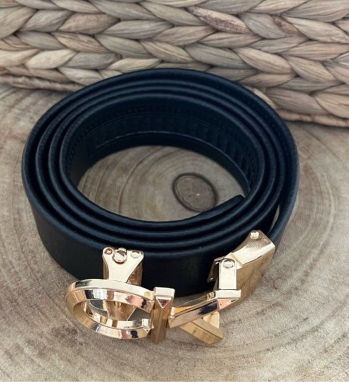 Ceinture homme noire boucle couleur couleur or CK neuve - photo numéro 4